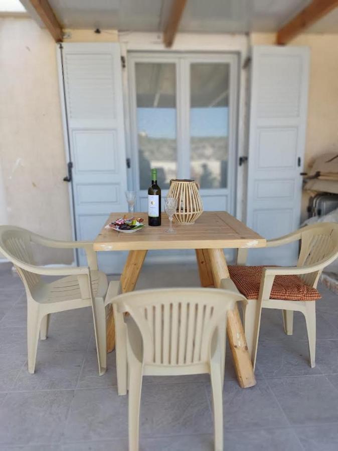 Woodstone Studios & Apartments Santorini Pyrgos Kallistis Exterior photo